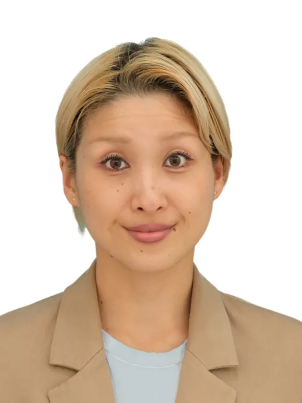 Smiling woman with short hair 